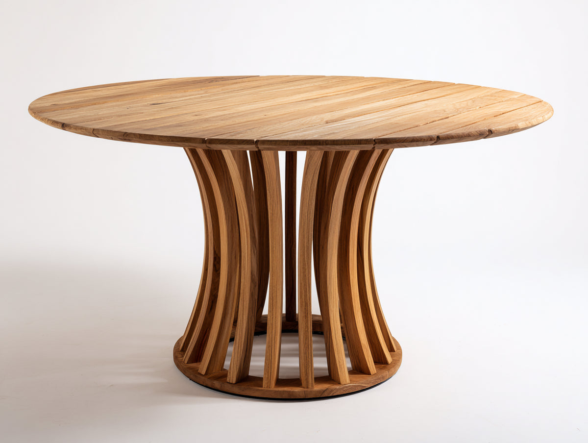 Gartentisch aus Holz 120 x 120 x 75 cm - Naturfarben - Rund mit geschwungenem Lamellenfuß